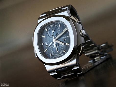 Patek Philippe Nautilus 5990/1A.